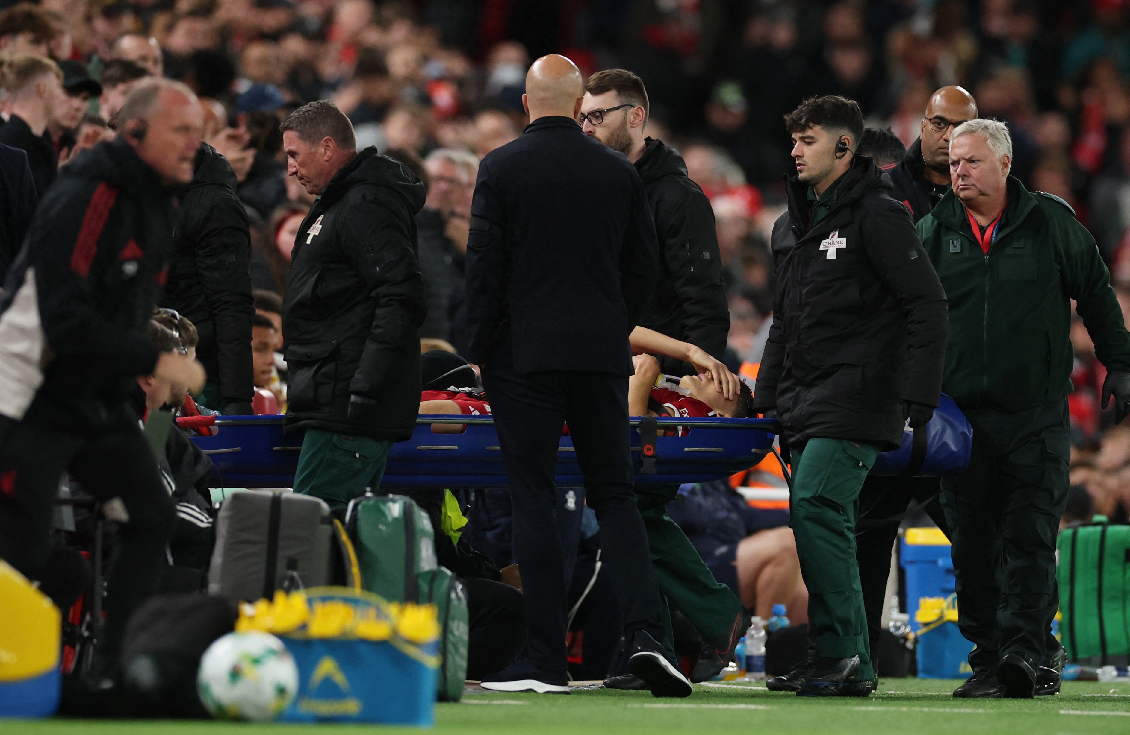 关于尖子球员受伤缺席，球队表现受影响的信息