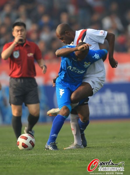 中东篮球联赛半决赛圆满结束,激烈对抗令人期待的简单介绍 中东篮球联赛半决赛圆满结束,激烈对抗令人期待的简单介绍